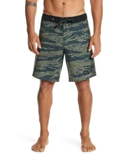 Quiksilver 39 Quiksilver Highlite Arch 19" Boardshorts In Grape Leaf