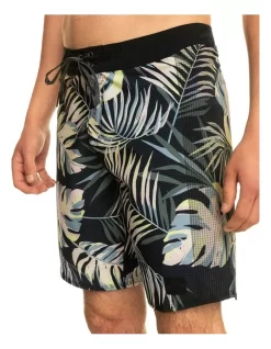 Quiksilver Highlite Arch 19" Boardshorts In Black 11 Quiksilver Highlite Arch 19" Boardshorts In Black -Quiksilver 933694210 4 720x928