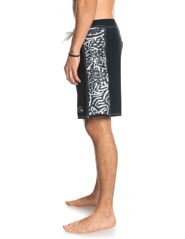 Quiksilver Original Arch 18" Boardshorts In Black 5 Quiksilver Original Arch 18" Boardshorts In Black - Image 3