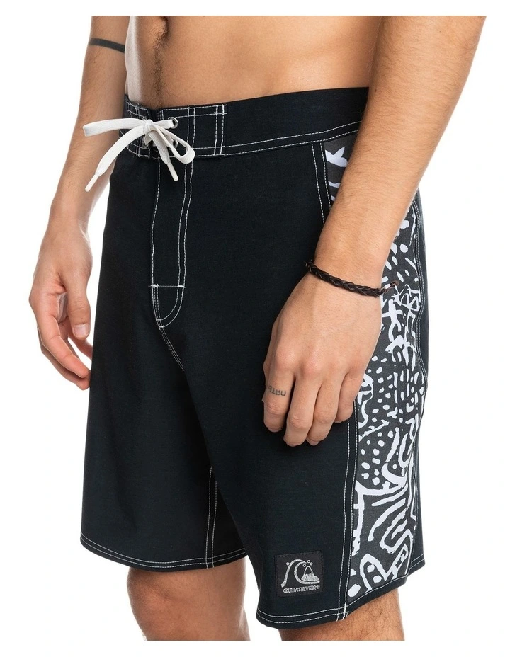 Quiksilver Original Arch 18" Boardshorts In Black 6 Quiksilver Original Arch 18" Boardshorts In Black - Image 4