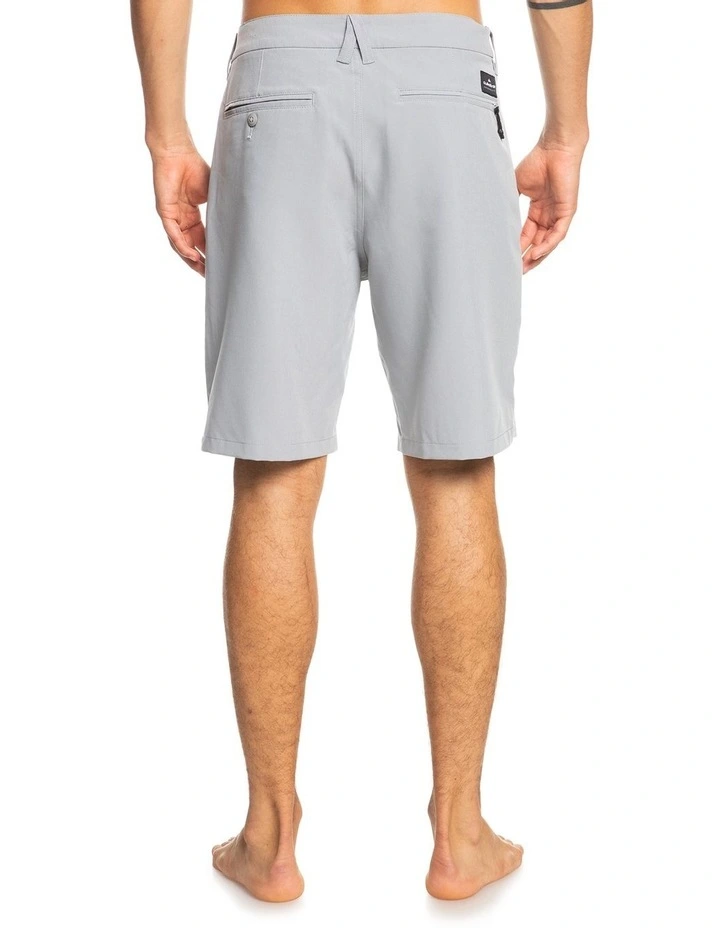 Quiksilver Ocean Union 20" Amphibian Boardshorts In Grey 4 Quiksilver Ocean Union 20" Amphibian Boardshorts In Grey - Image 2