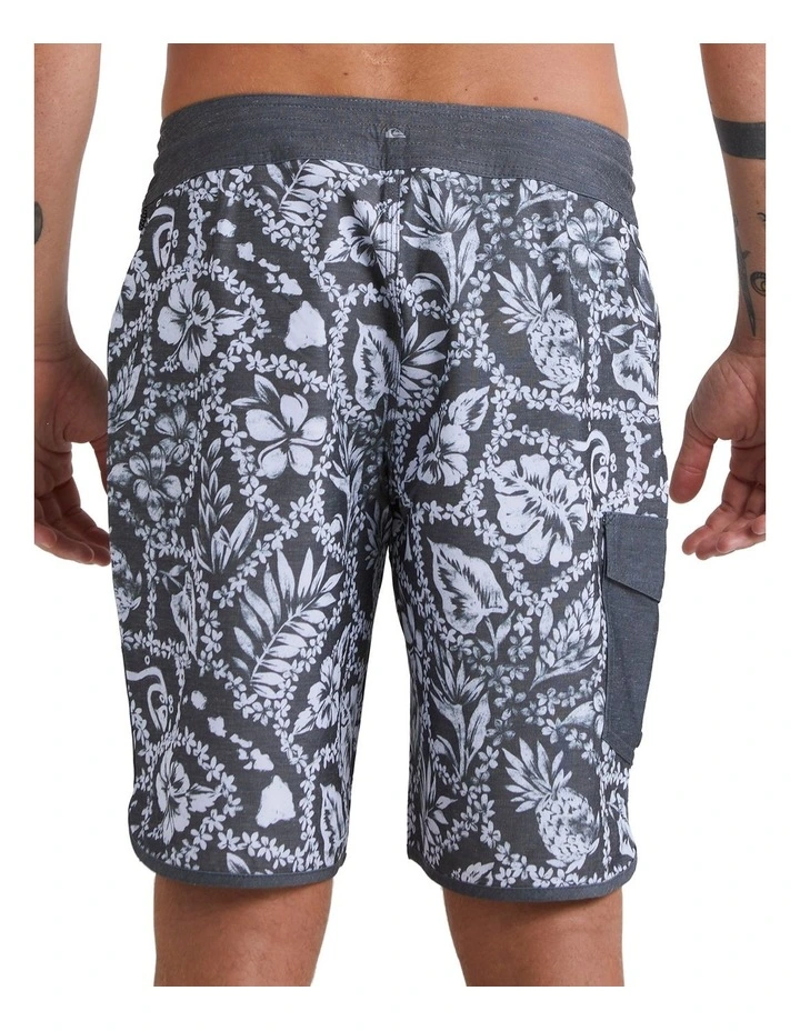 Quiksilver Arrival Lei Scallop Boardshort In Black 4 Quiksilver Arrival Lei Scallop Boardshort In Black - Image 2