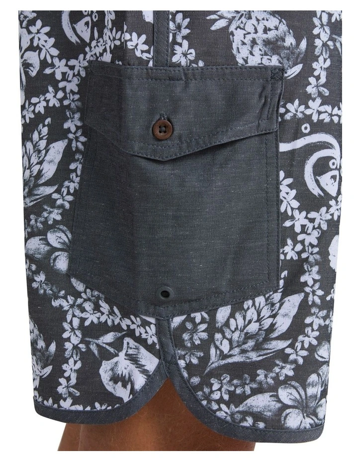Quiksilver Arrival Lei Scallop Boardshort In Black 6 Quiksilver Arrival Lei Scallop Boardshort In Black - Image 4
