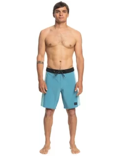 Quiksilver Highlite Arch 19" Boardshort In Iced Aqua -Quiksilver 959050990 4 720x928