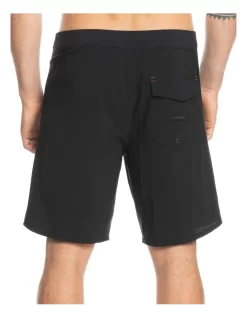 Quiksilver Highlite Arch 19" Boardshort In Black 10 Quiksilver Highlite Arch 19" Boardshort In Black -Quiksilver 959051080 3 720x928