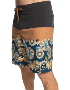 Quiksilver Surfsilk Panel 20" Boardshort In Black/Muti 7 Quiksilver Surfsilk Panel 20" Boardshort In Black/Muti -Quiksilver 959052340 2 720x928