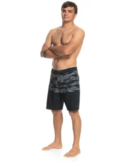 Quiksilver Surfsilk Five 0 19" Boardshort In Black -Quiksilver 959052880 4 720x928