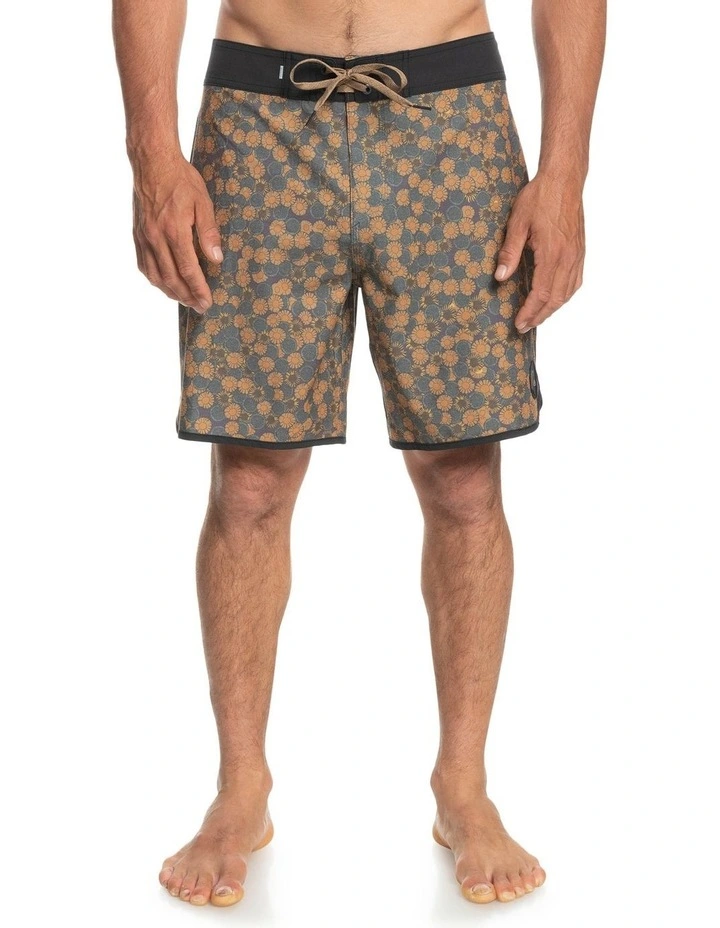 Quiksilver Hempstretch Scallop 18" Boardshort In Tarmac 3 Quiksilver Hempstretch Scallop 18" Boardshort In Tarmac