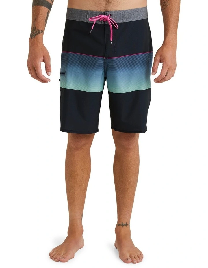 Quiksilver Surfsilk Slab 20" Boardshort In Black 3 Quiksilver Surfsilk Slab 20" Boardshort In Black