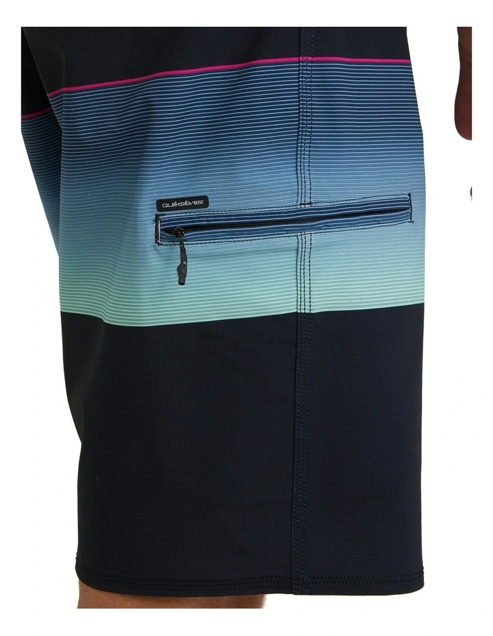 Quiksilver Surfsilk Slab 20" Boardshort In Black 6 Quiksilver Surfsilk Slab 20" Boardshort In Black - Image 4