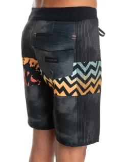 Quiksilver Highlite Arch 16" Boardshort In Fiery Coral -Quiksilver 959269600 3 720x928