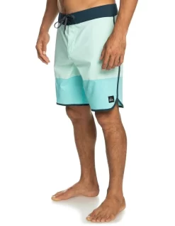 Quiksilver Highlite Scallop 19" Boardshorts In Green -Quiksilver 977981500 3 720x928