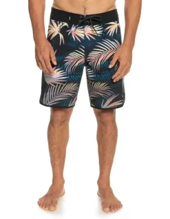 Quiksilver Highlite Scallop 19" Boardshorts In Black