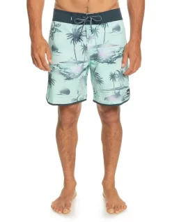 Quiksilver Surfsilk Scallop 18" Boardshorts In Green