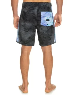 Quiksilver Surfsilk Arch 18" Boardshorts In Black 8 Quiksilver Surfsilk Arch 18" Boardshorts In Black -Quiksilver 977982310 2 720x928