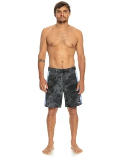 Quiksilver Surfsilk Arch 18" Boardshorts In Black 11 Quiksilver Surfsilk Arch 18" Boardshorts In Black -Quiksilver 977982310 5 720x928
