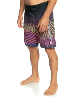 Quiksilver Everyday Warp Fade 20" Boardshorts In Black -Quiksilver 977983030 3 720x928