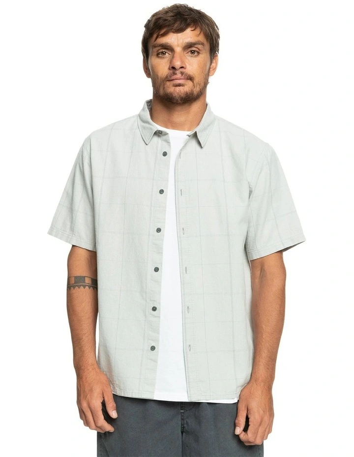 Quiksilver Authentic Influenced Short Sleeve Shirt In Grey 3 Quiksilver Authentic Influenced Short Sleeve Shirt In Grey